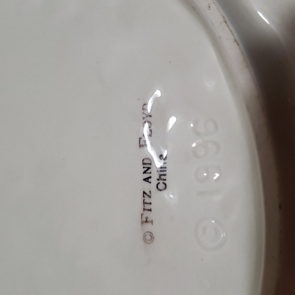 1996 FITZ AND FLOYD CLASSICS "CHRISTMAS WREATH" PLATE WITH RED BOW - 9" DIAMETER - Picture 3 of 3